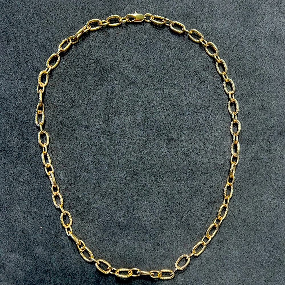 Golden link chain